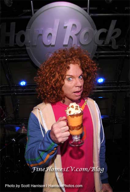 Carrot Top with Carrot Top Sundae