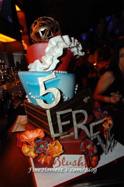 Le Reve 5 Year Cake
