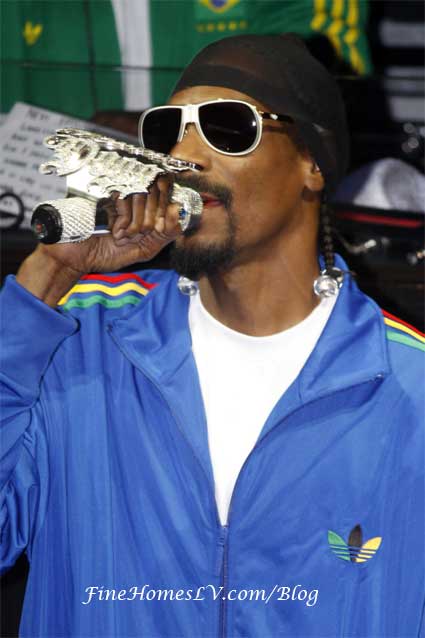 Snoop Dogg at LAX