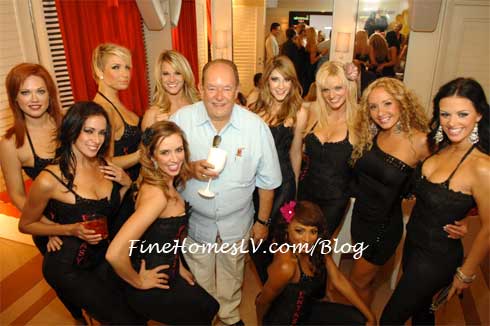 Robin Leach and Fantasy Girls Robin Leach and Fantasy Girls