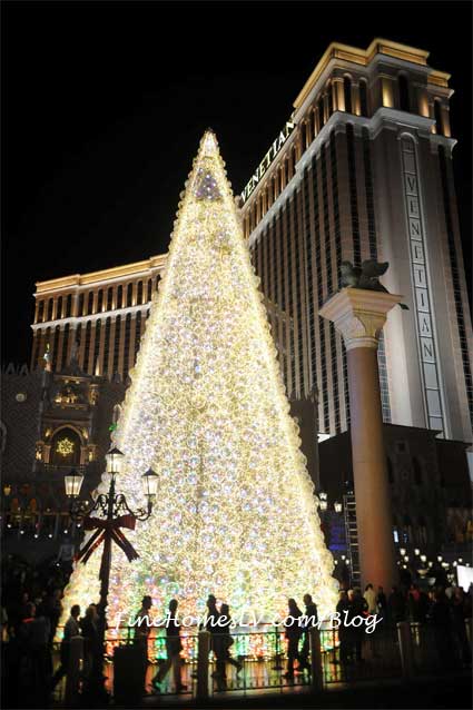 LED Christmas Tree at The Venetian